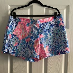 Lilly Pulitzer Ocean View Shorts - NWT - Size XL - 5 inch Length